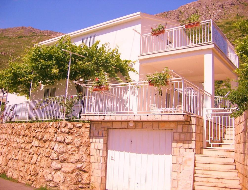 Apartment Seven Seas